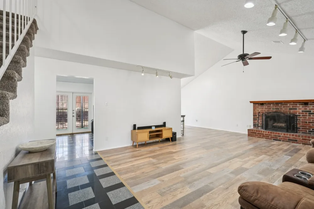2307 Harrington Court Euless, TX 76039