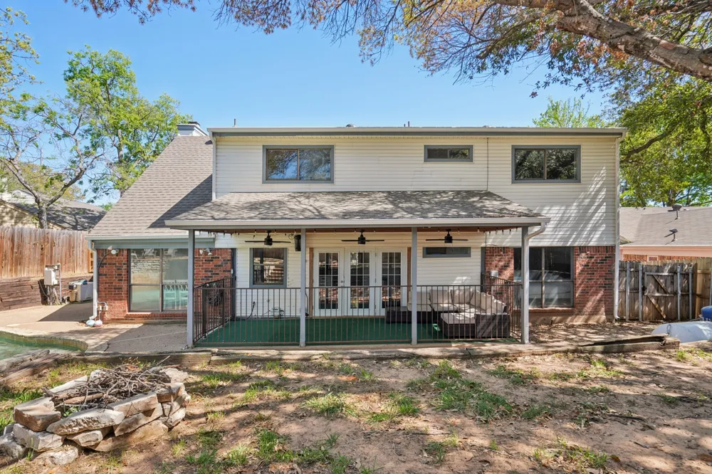 2307 Harrington Court Euless, TX 76039