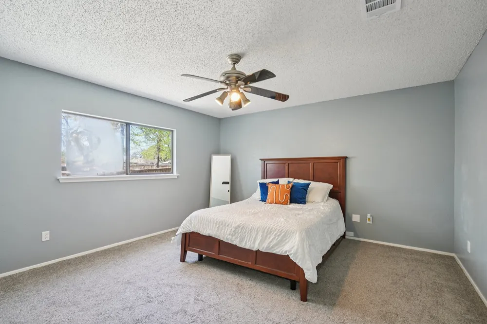 2307 Harrington Court Euless, TX 76039