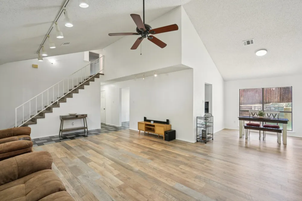 2307 Harrington Court Euless, TX 76039