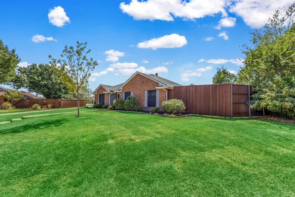 4807 Alberta Circle Sachse, TX 75048