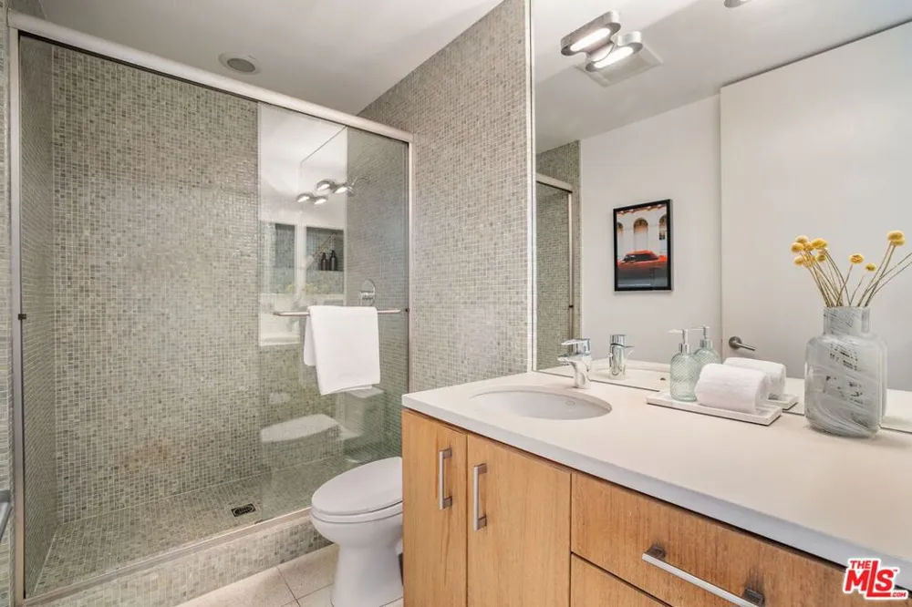 49 Brooks Avenue Venice, CA 90291