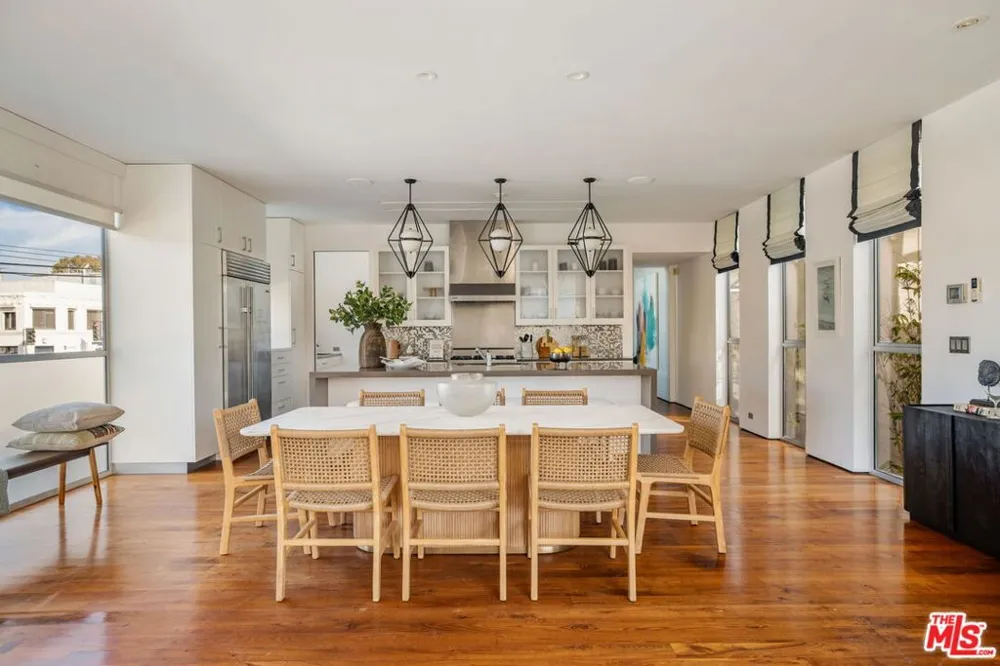 49 Brooks Avenue Venice, CA 90291