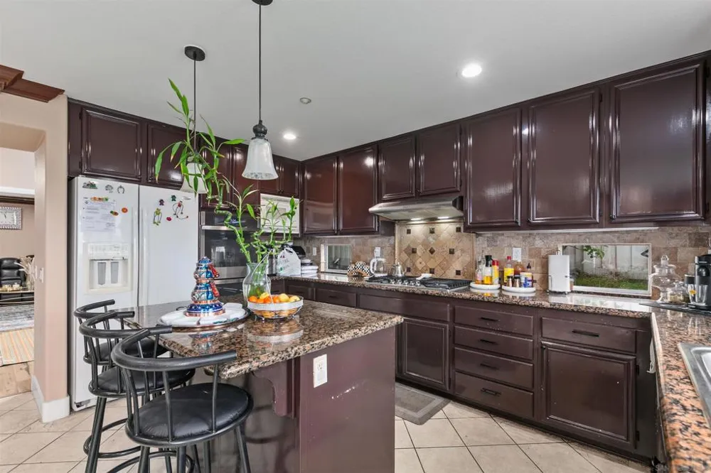 10394 Valley Waters Dr Spring Valley, CA 91978