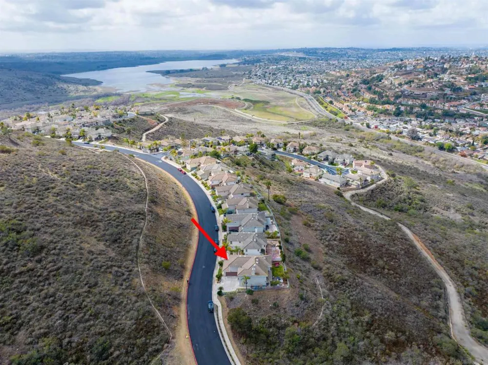 10394 Valley Waters Dr Spring Valley, CA 91978