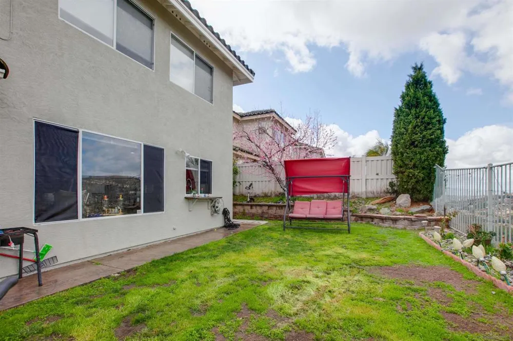 10394 Valley Waters Dr Spring Valley, CA 91978