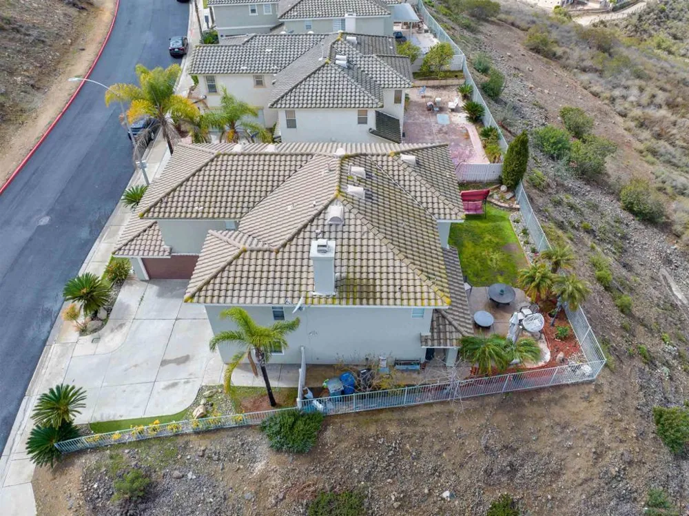 10394 Valley Waters Dr Spring Valley, CA 91978
