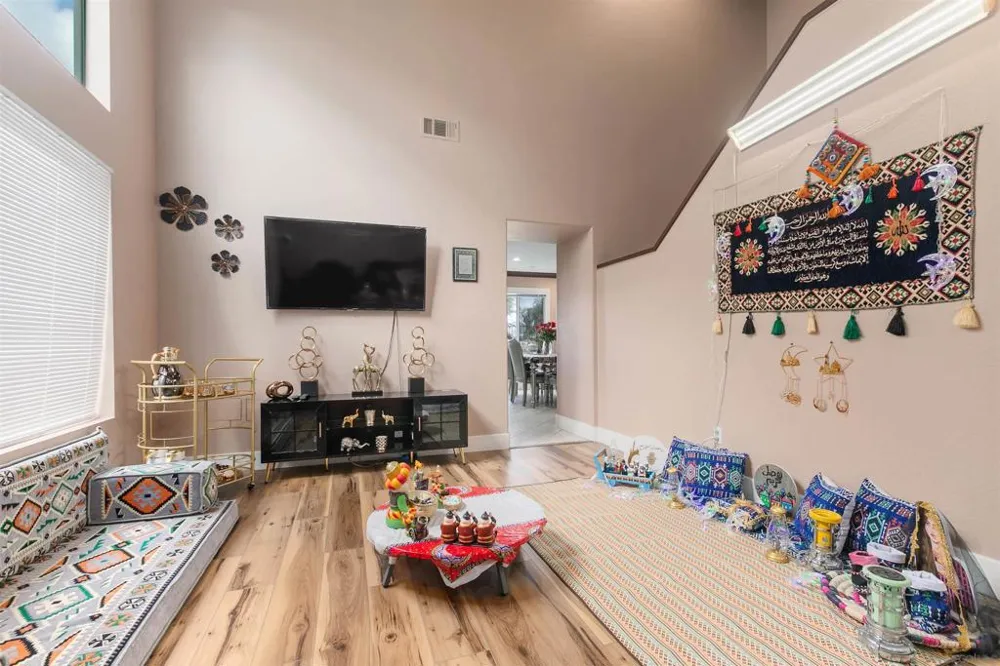 10394 Valley Waters Dr Spring Valley, CA 91978