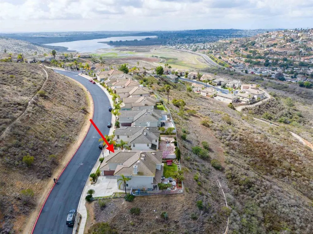 10394 Valley Waters Dr Spring Valley, CA 91978