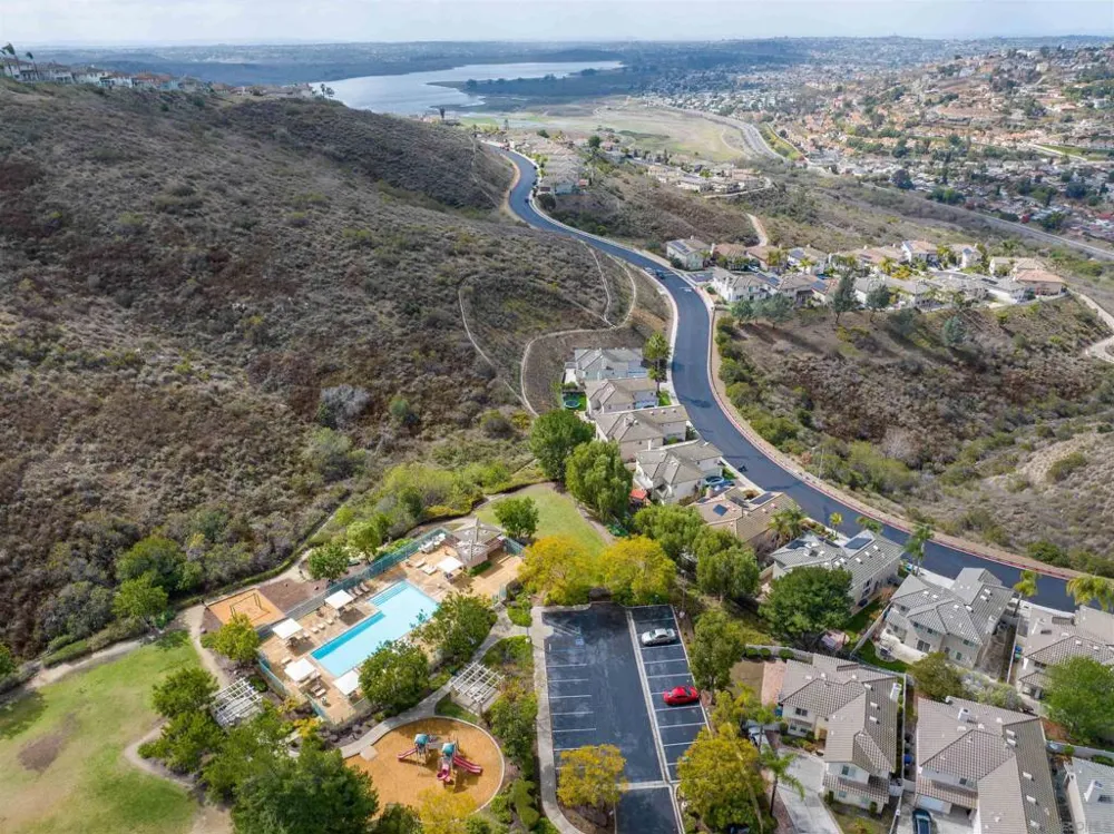 10394 Valley Waters Dr Spring Valley, CA 91978