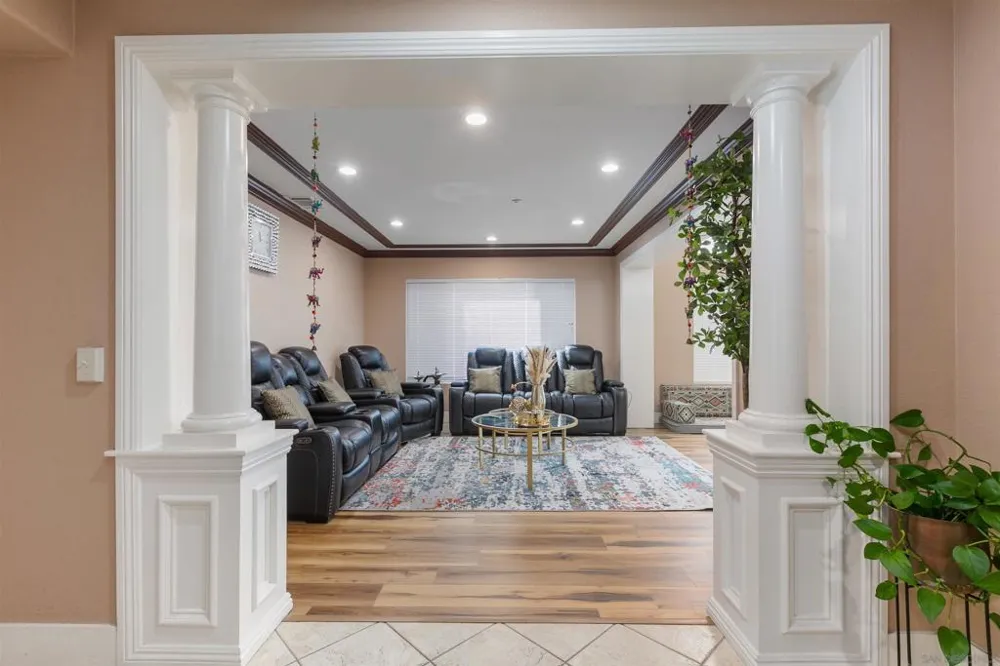10394 Valley Waters Dr Spring Valley, CA 91978