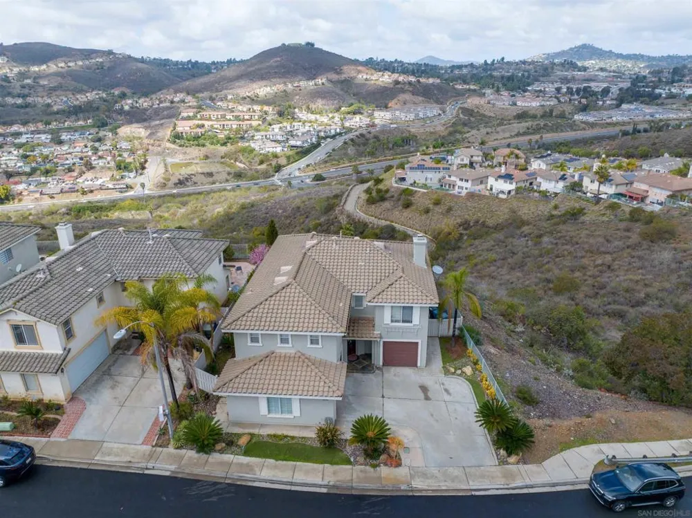 10394 Valley Waters Dr Spring Valley, CA 91978