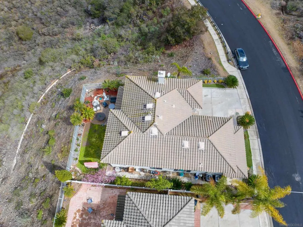 10394 Valley Waters Dr Spring Valley, CA 91978