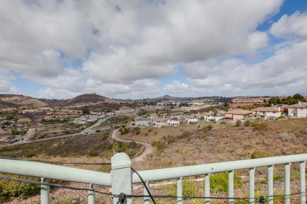 10394 Valley Waters Dr Spring Valley, CA 91978