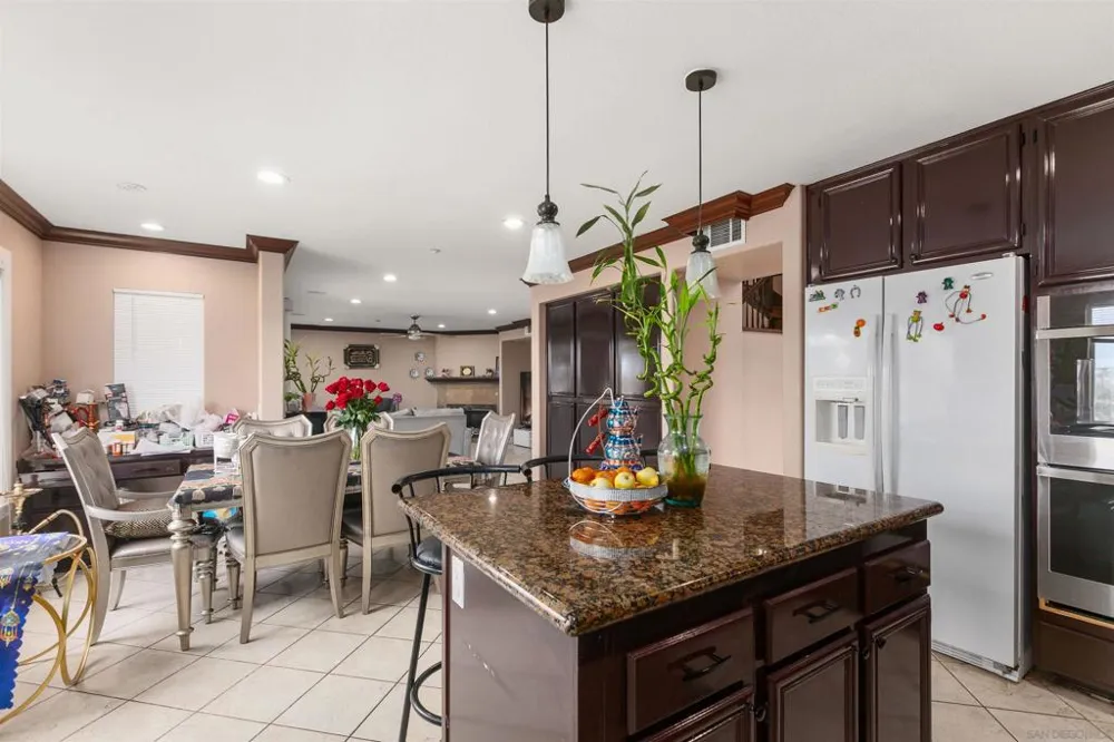 10394 Valley Waters Dr Spring Valley, CA 91978