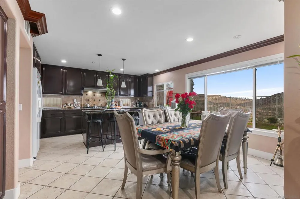 10394 Valley Waters Dr Spring Valley, CA 91978
