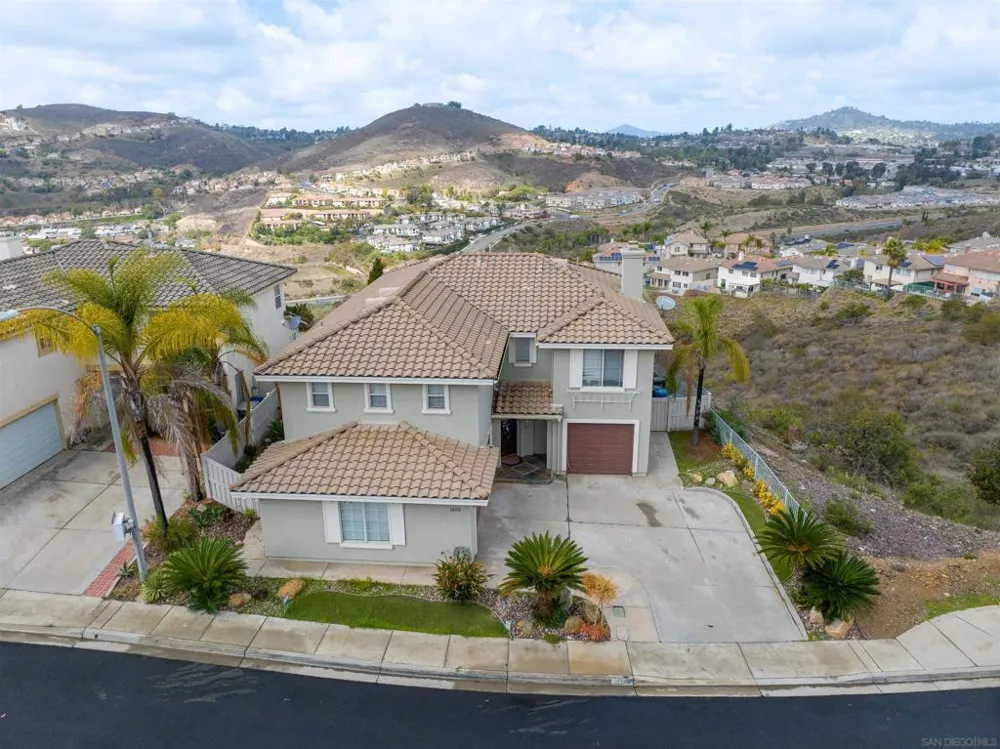 10394 Valley Waters Dr Spring Valley, CA 91978