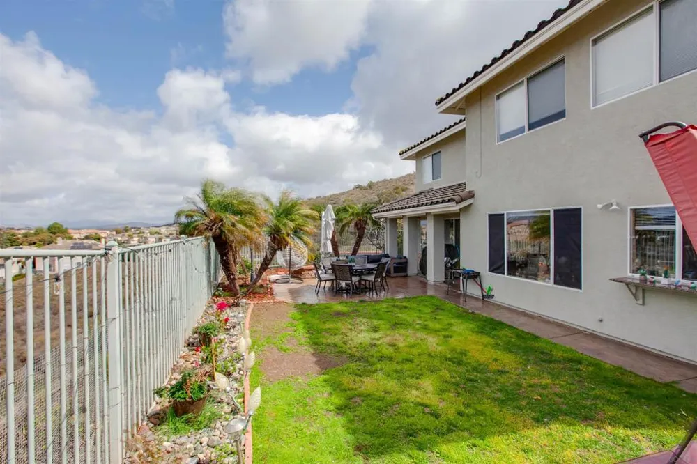 10394 Valley Waters Dr Spring Valley, CA 91978