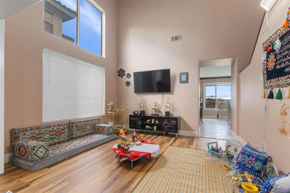 10394 Valley Waters Dr Spring Valley, CA 91978
