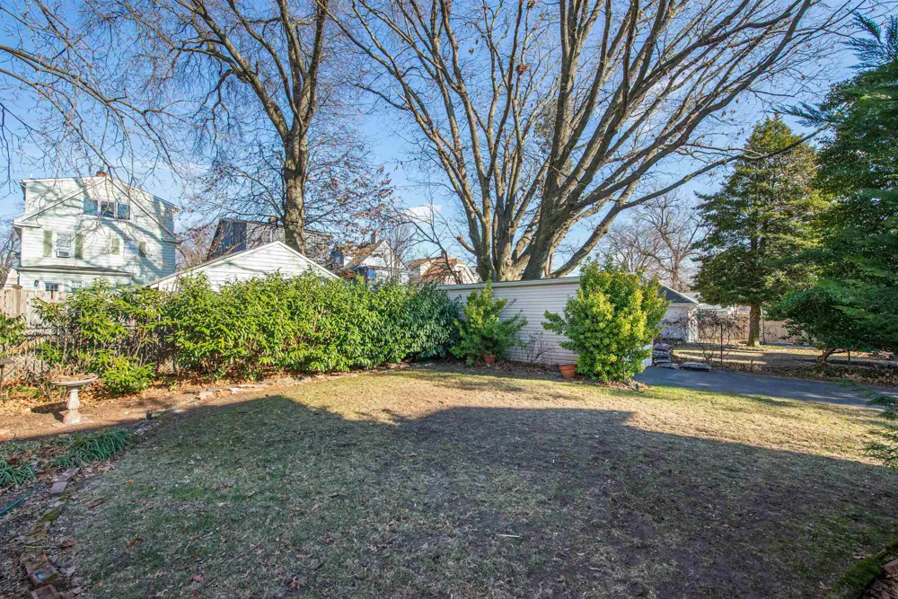 85 EVERGREEN AVE Bloomfield, NJ 07003