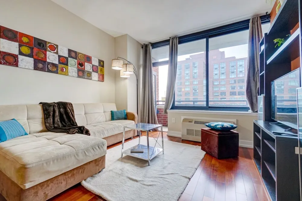 389 WASHINGTON ST Jersey City, NJ 07302