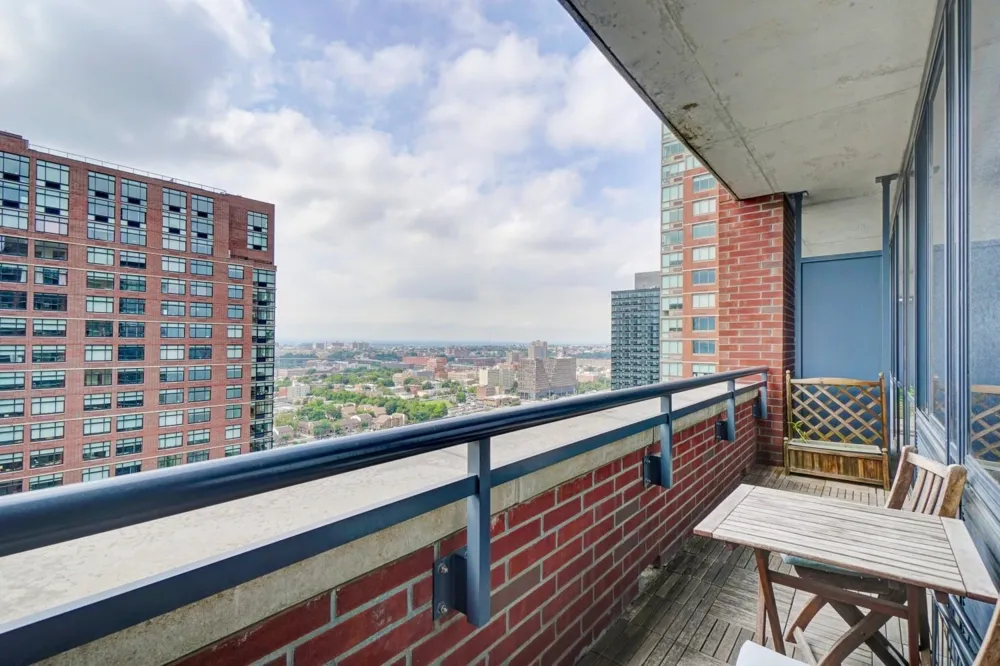 389 WASHINGTON ST Jersey City, NJ 07302