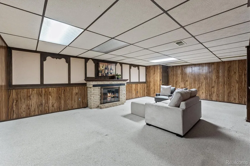 35391 Shell Drive Sterling Heights City, MI 48310