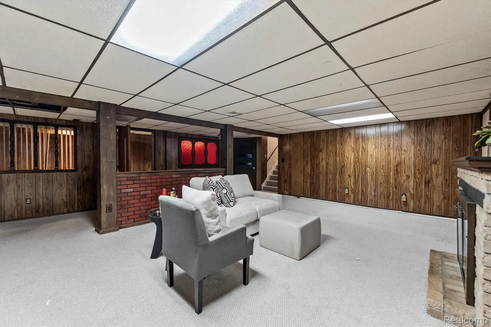 35391 Shell Drive Sterling Heights City, MI 48310