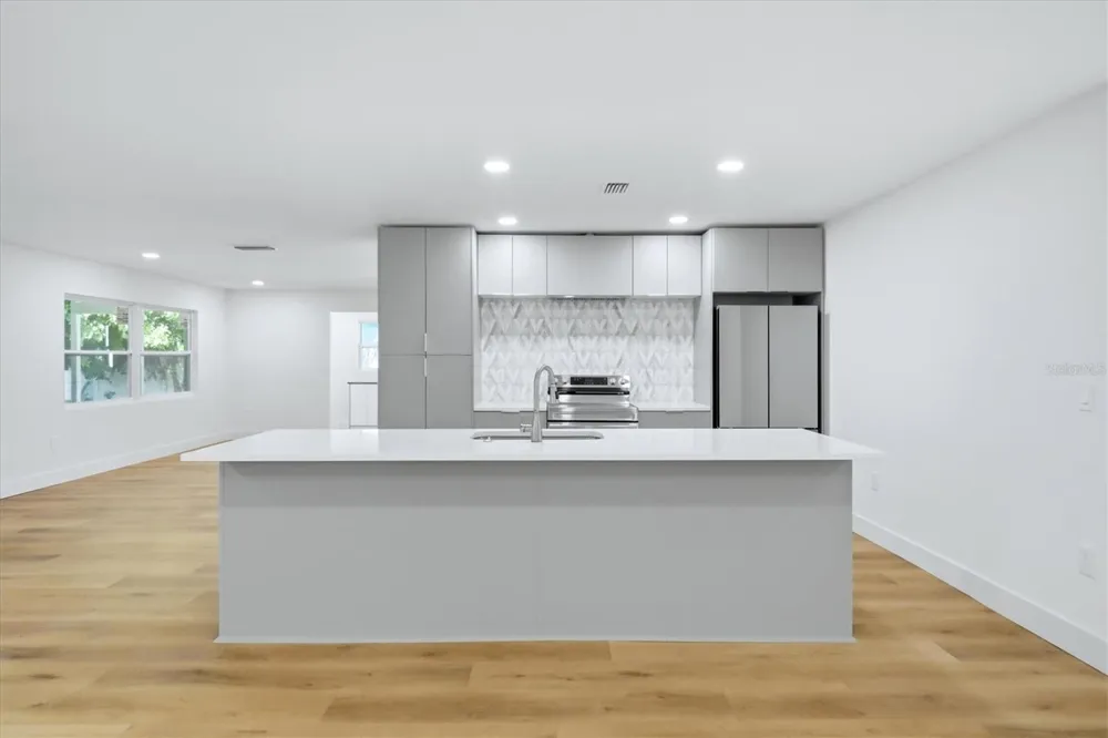 4803 21ST AVENUE W Bradenton, FL 34209