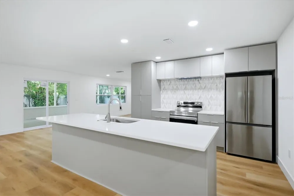 4803 21ST AVENUE W Bradenton, FL 34209