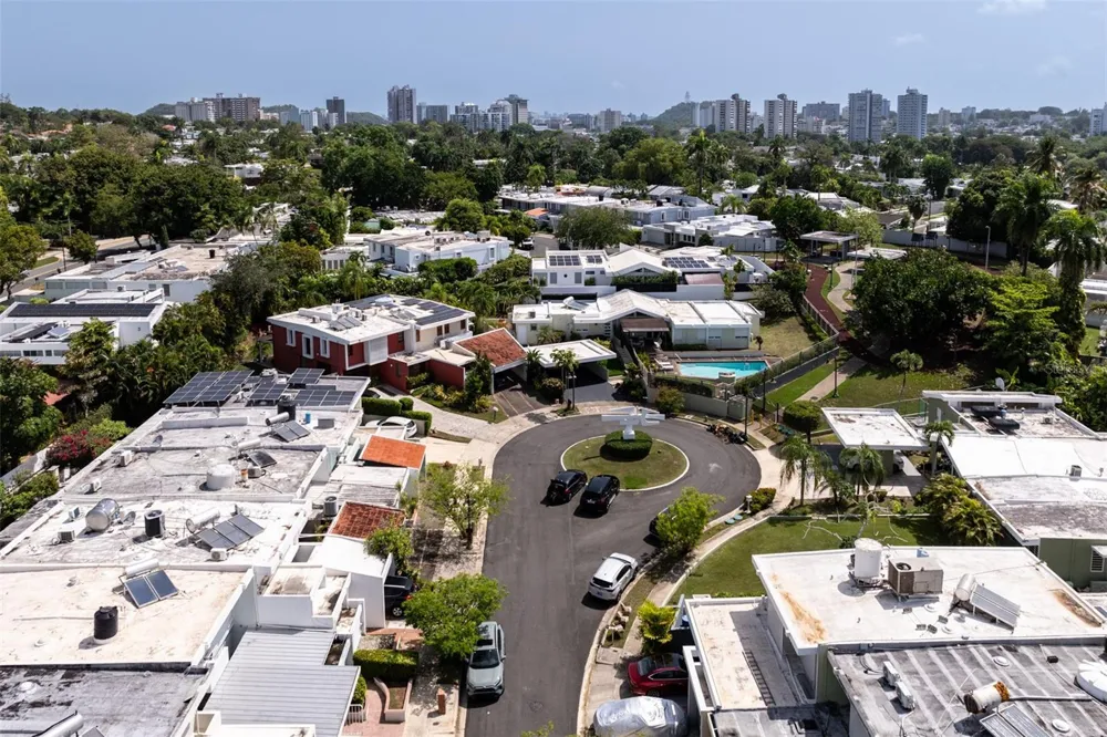 A18 ALAMEDA ST. Guaynabo, PR 00966