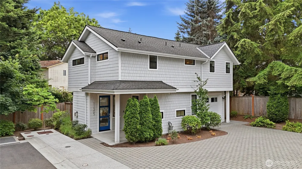 11505 112th Court NE Kirkland, WA 98033