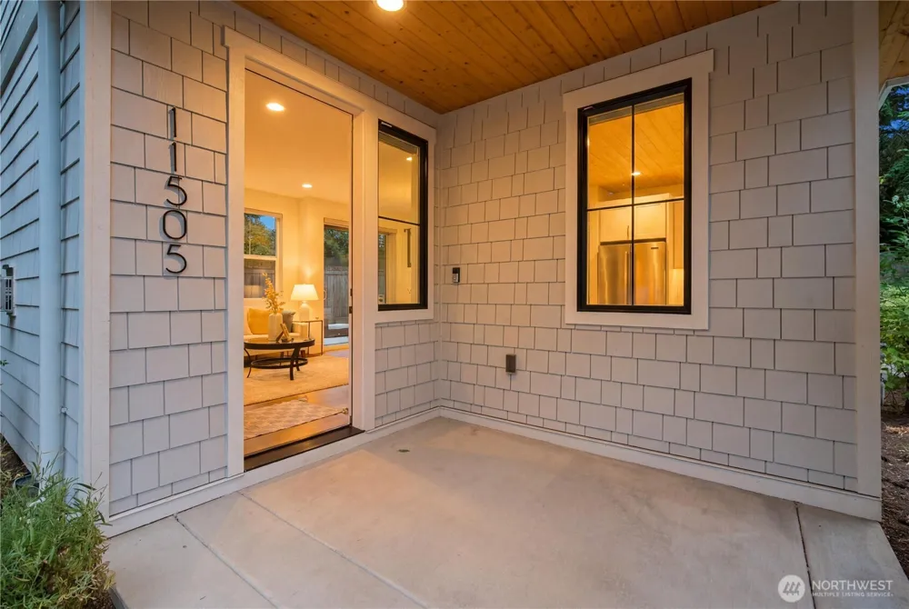 11505 112th Court NE Kirkland, WA 98033