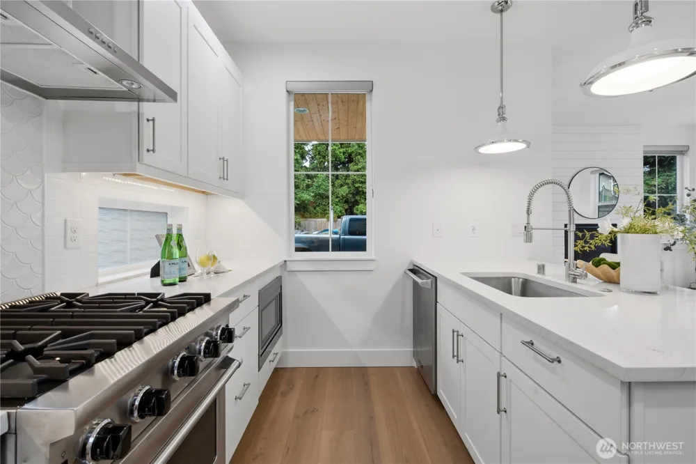 11505 112th Court NE Kirkland, WA 98033