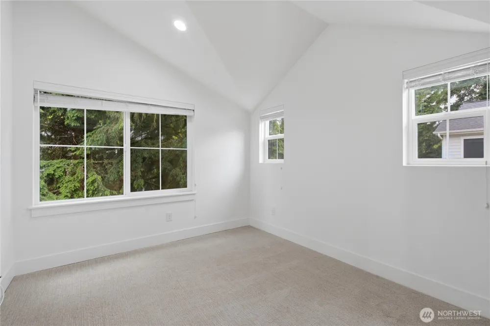 11505 112th Court NE Kirkland, WA 98033
