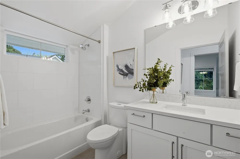 11505 112th Court NE Kirkland, WA 98033