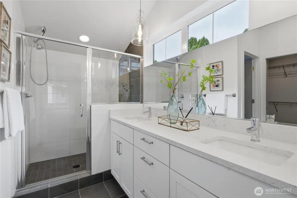 11505 112th Court NE Kirkland, WA 98033
