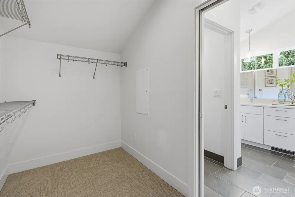 11505 112th Court NE Kirkland, WA 98033