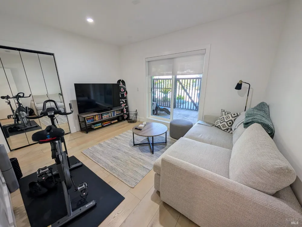 19 Knoll Lane Mill Valley, CA 94941