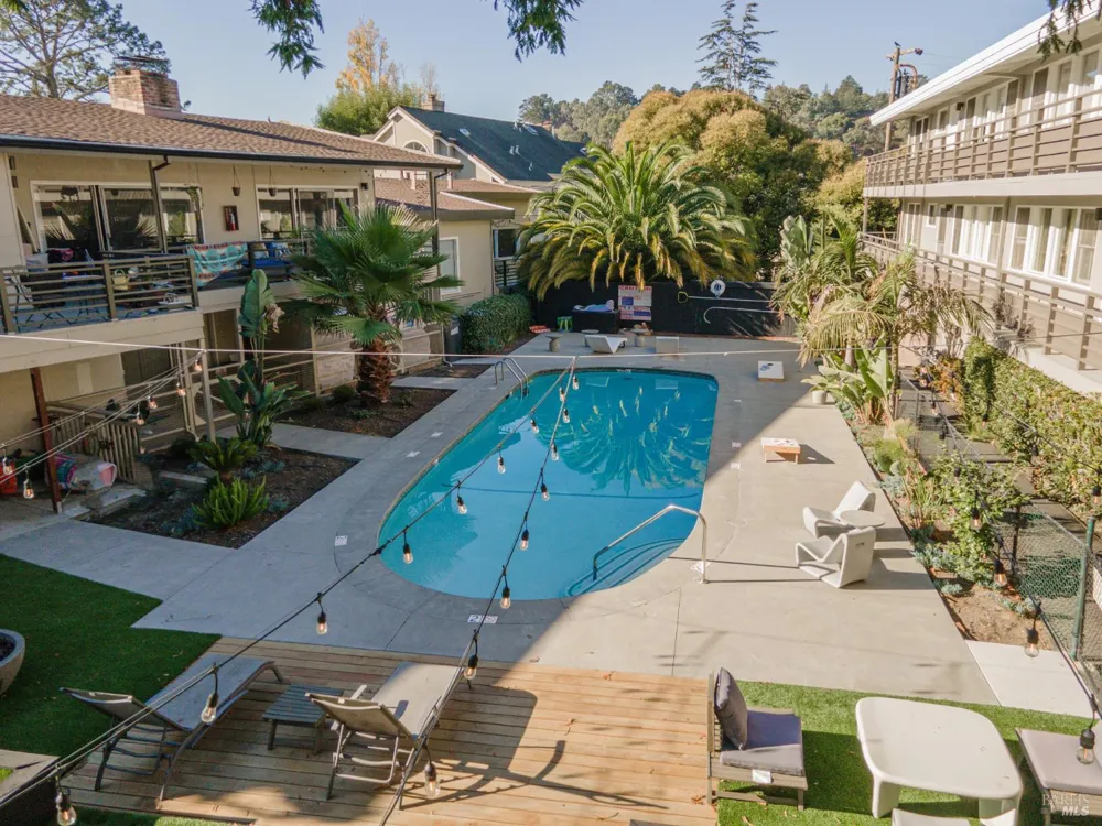 19 Knoll Lane Mill Valley, CA 94941