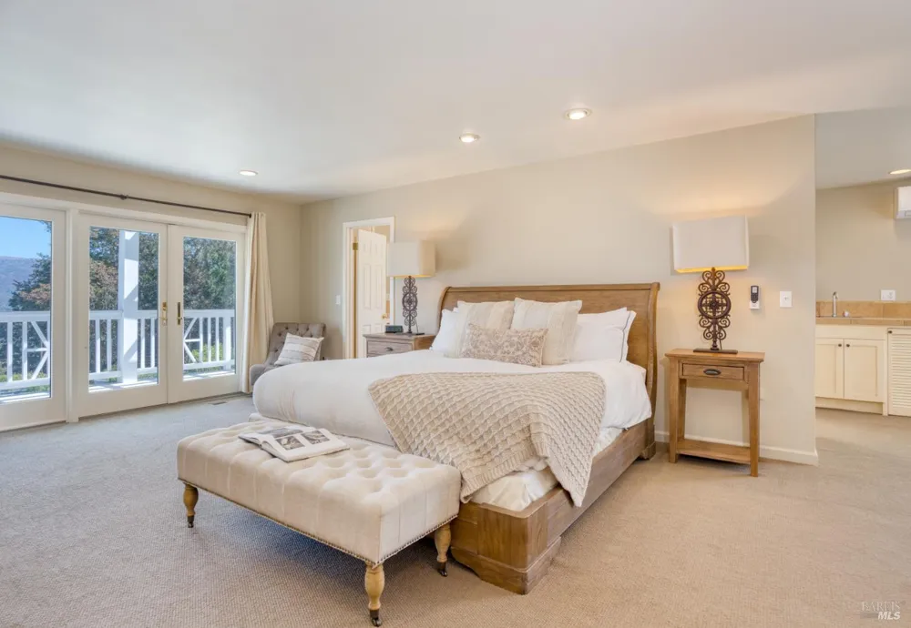 8325 Sonoma Mountain Road Glen Ellen, CA 95442