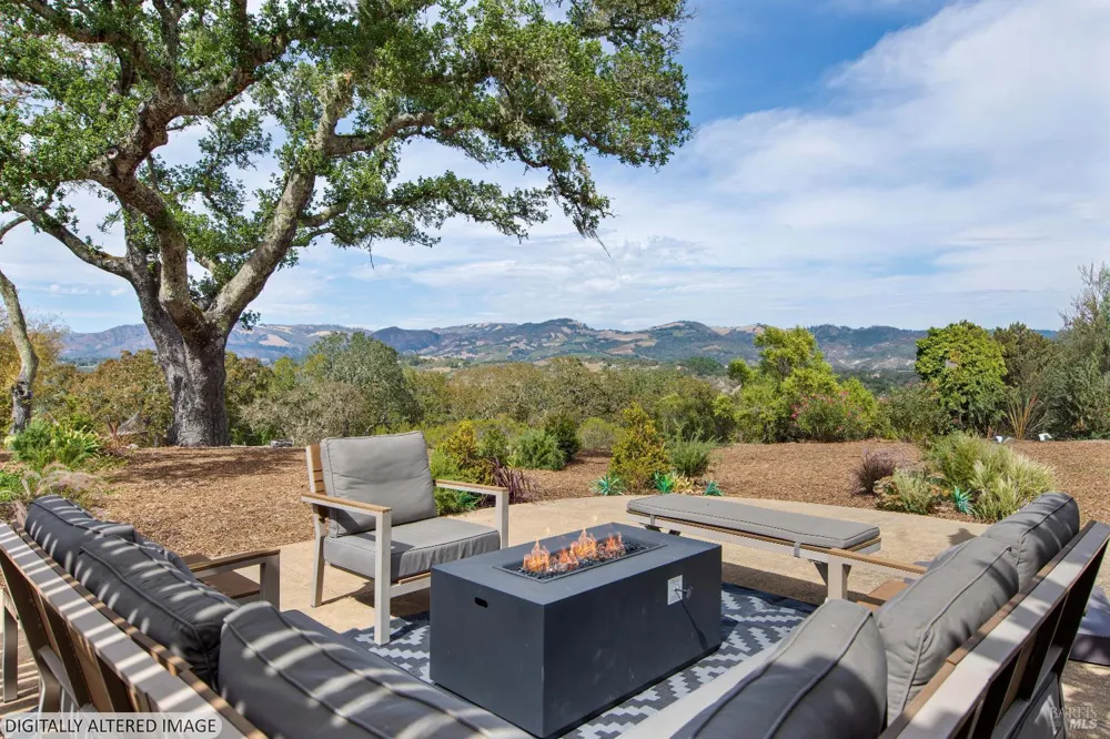 8325 Sonoma Mountain Road Glen Ellen, CA 95442