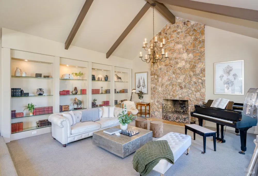 8325 Sonoma Mountain Road Glen Ellen, CA 95442