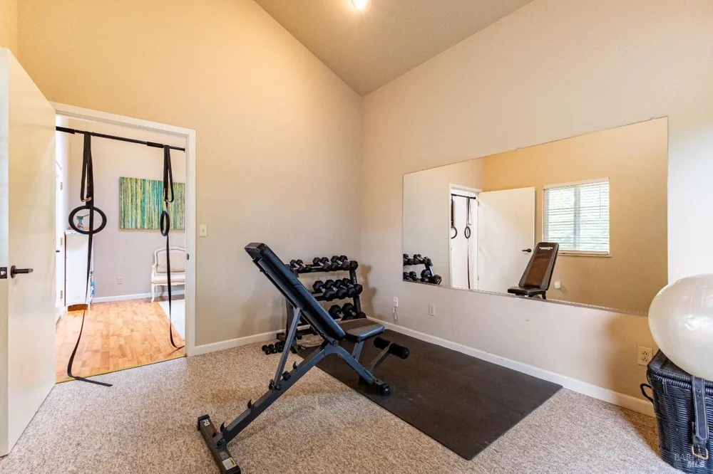 8325 Sonoma Mountain Road Glen Ellen, CA 95442