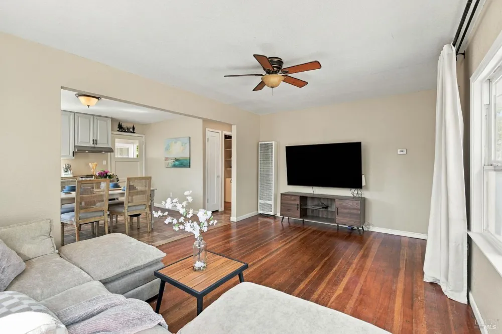 732 Blossom Way Santa Rosa, CA 95401