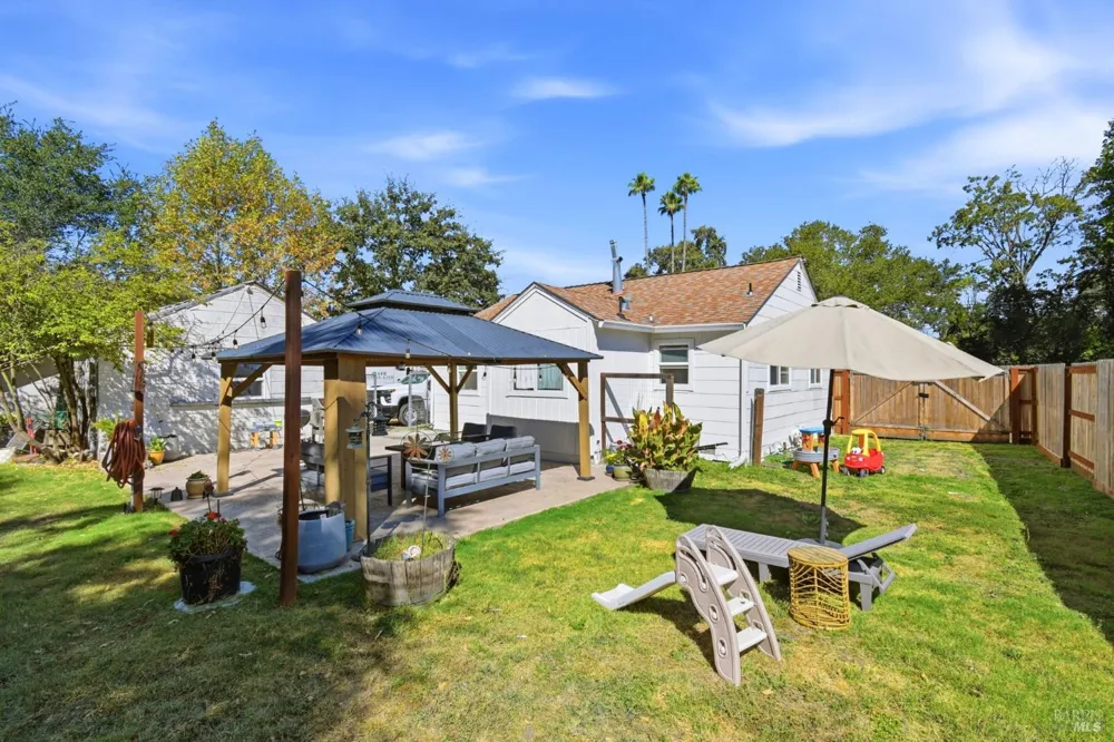 732 Blossom Way Santa Rosa, CA 95401