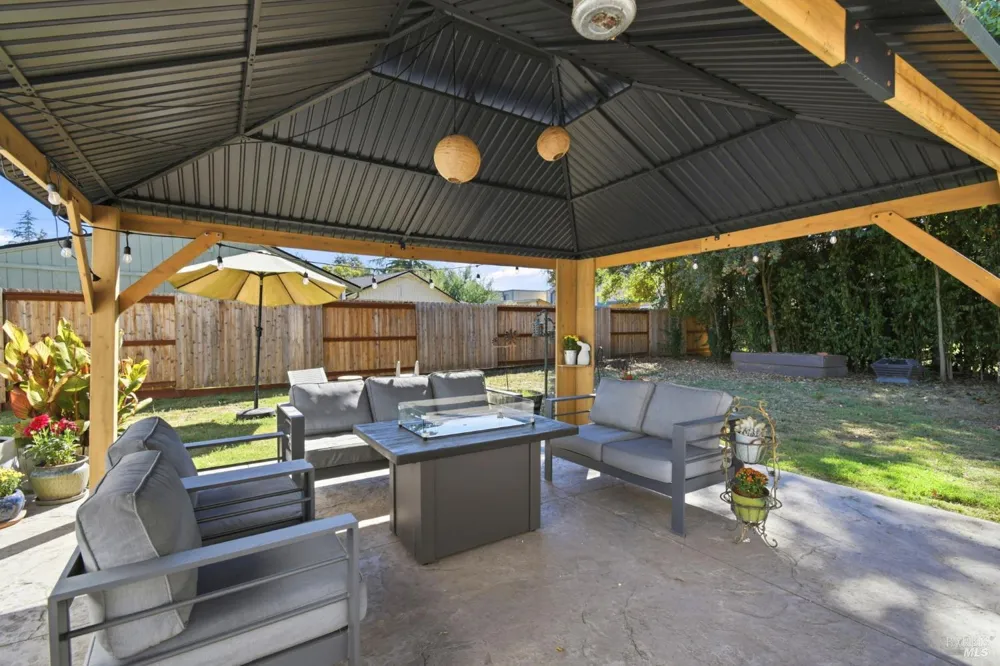 732 Blossom Way Santa Rosa, CA 95401