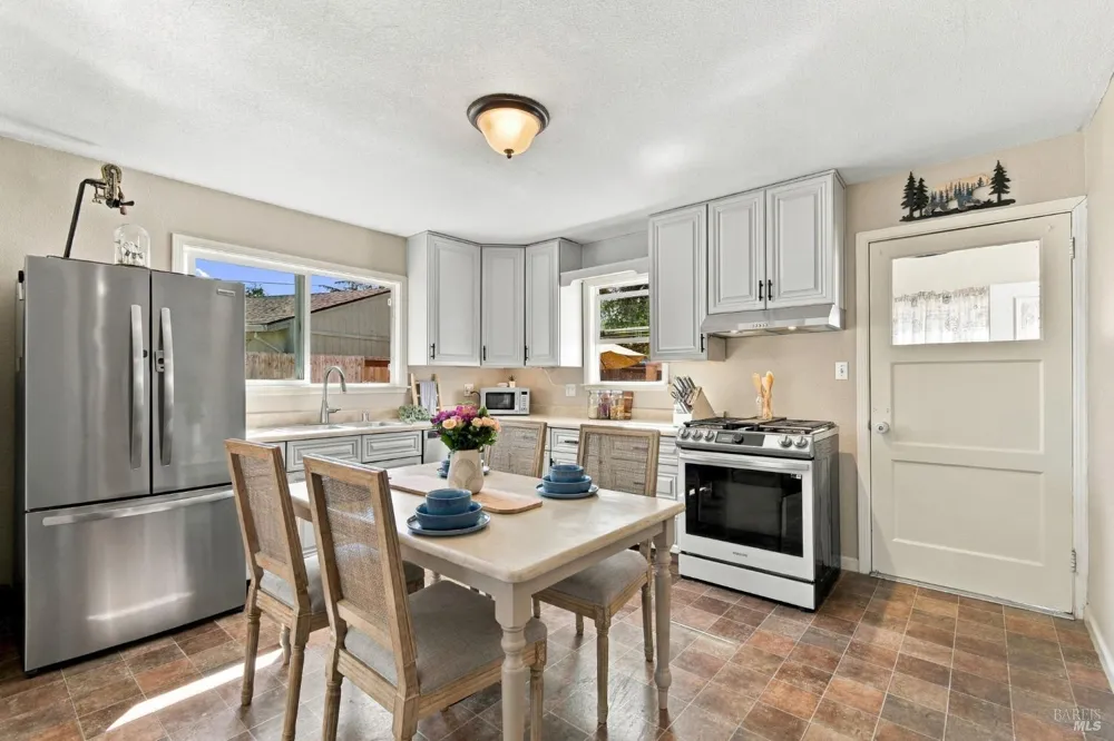 732 Blossom Way Santa Rosa, CA 95401