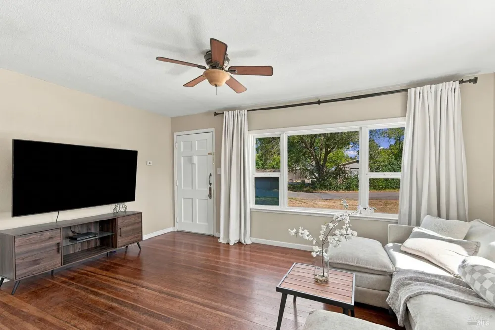 732 Blossom Way Santa Rosa, CA 95401