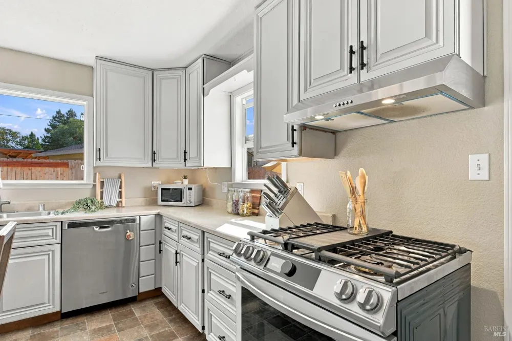 732 Blossom Way Santa Rosa, CA 95401